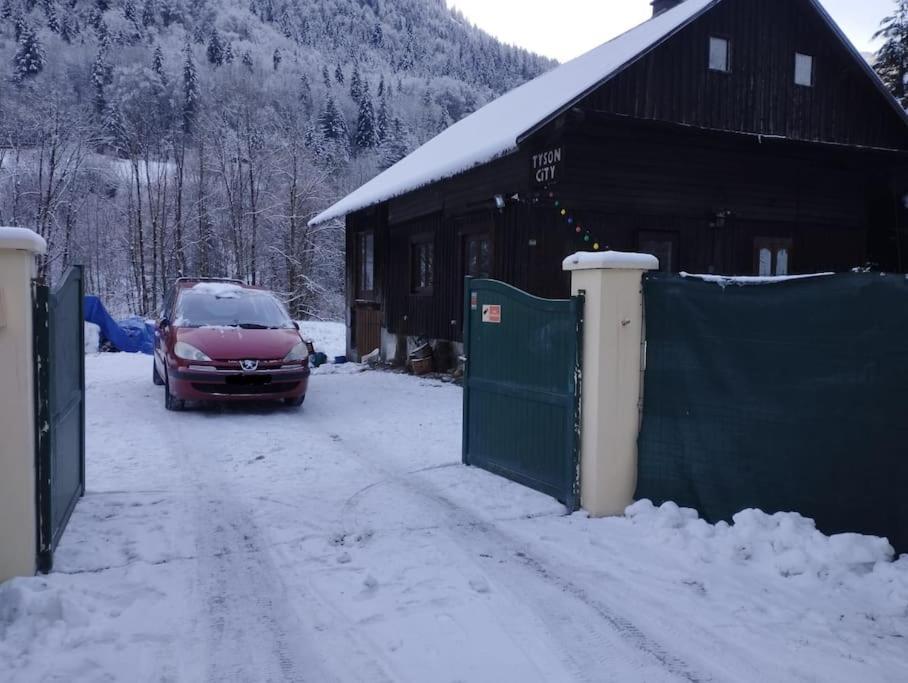 Chalet 8 Personnes + Grand Terrain Et Riviere Entremont Екстер'єр фото
